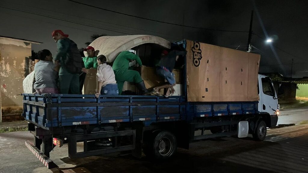 Prefeitura acolhe cinco famílias após enxurradas em Rio Branco
